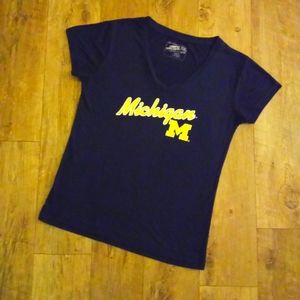 Michigan Wolverines v-neck tee